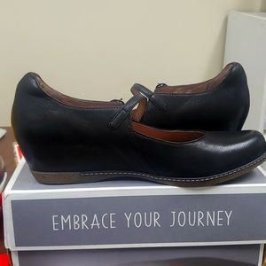 Black Dansko Women's Shoe